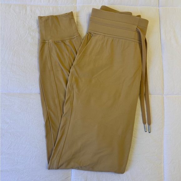 Lululemon Ready to Rulu Jogger - Picture 2 of 4